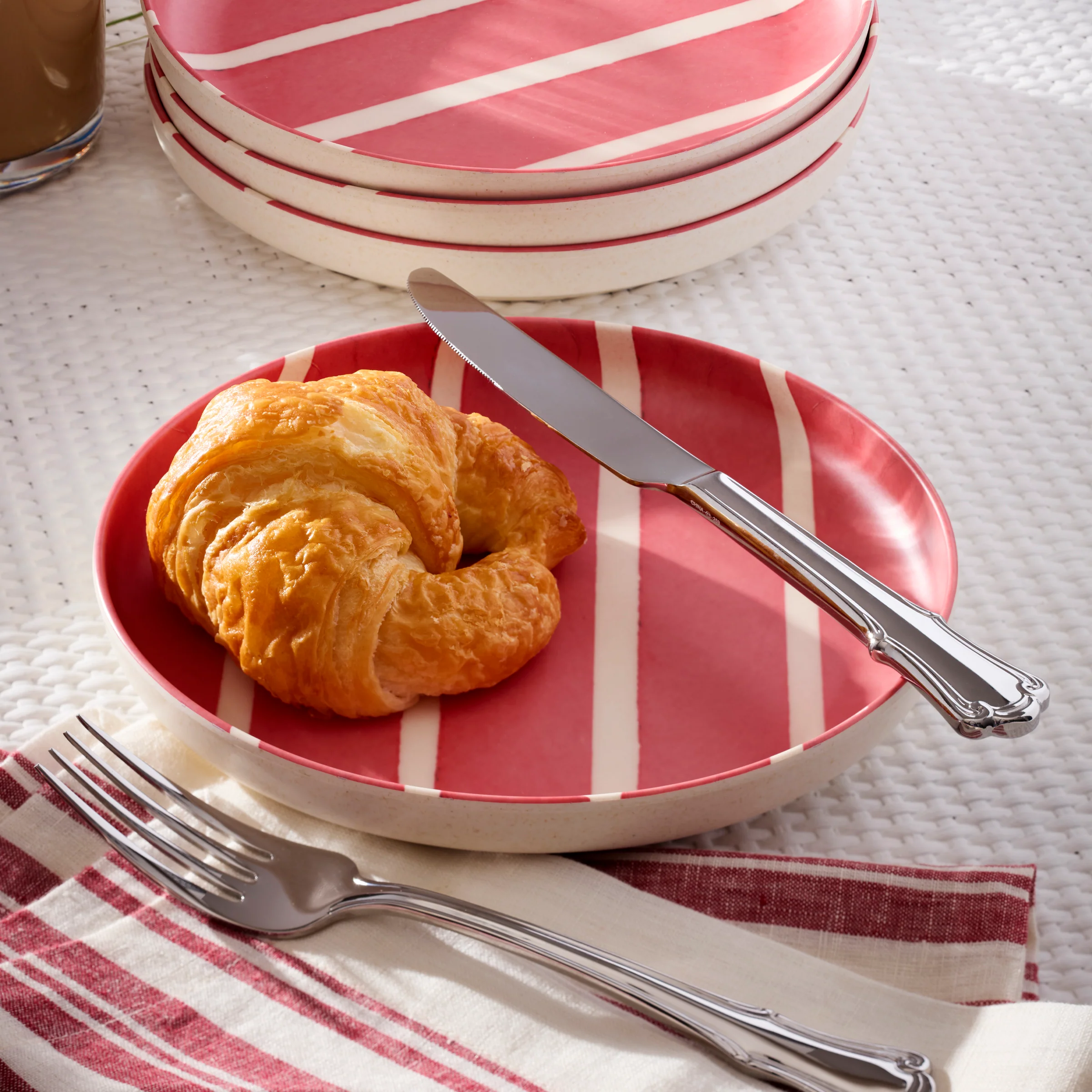 24 Seven Melamine Aweigh We Go 18-Piece Dinnerware Set - Image 10