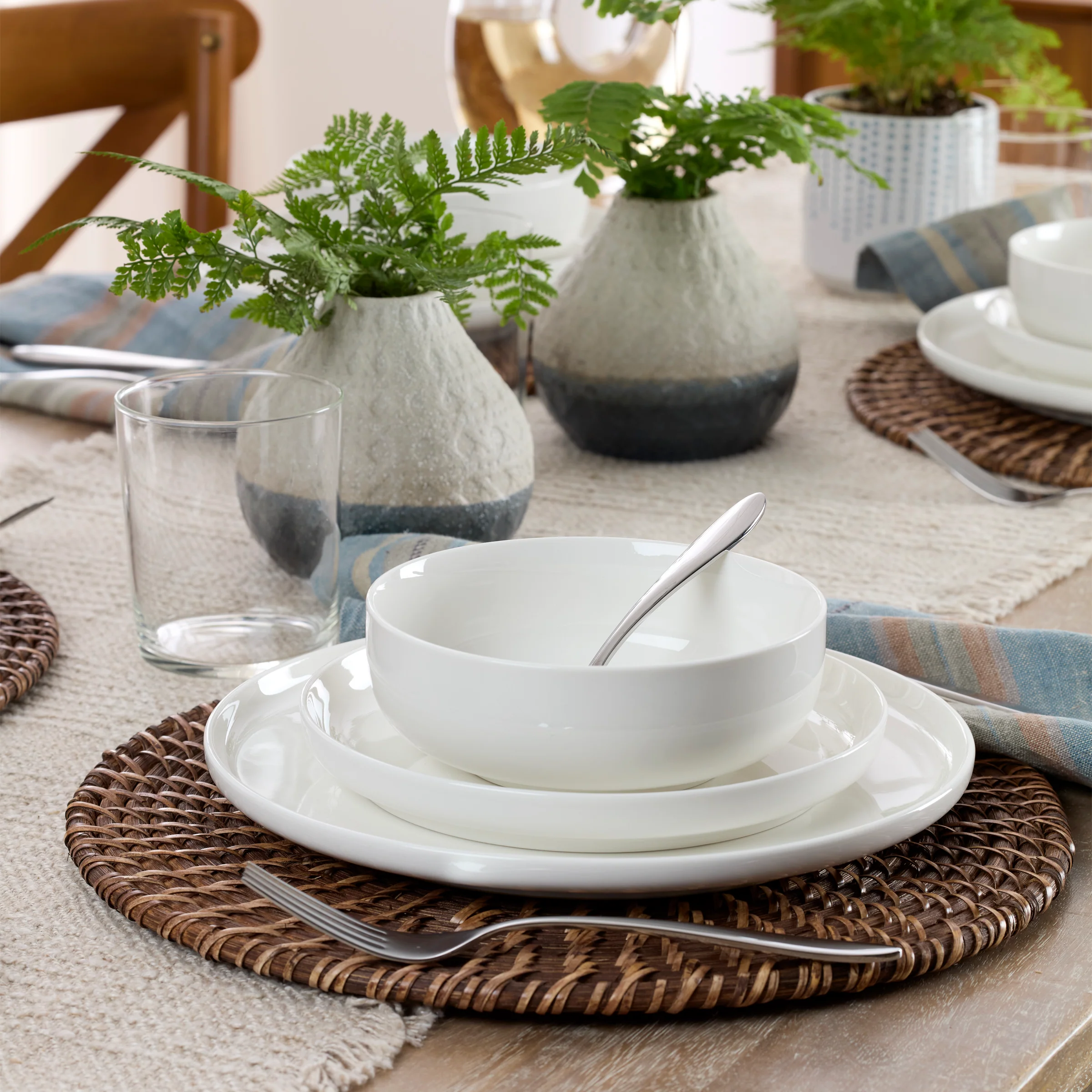24 Seven White 18-Piece Dinnerware Set - Image 4