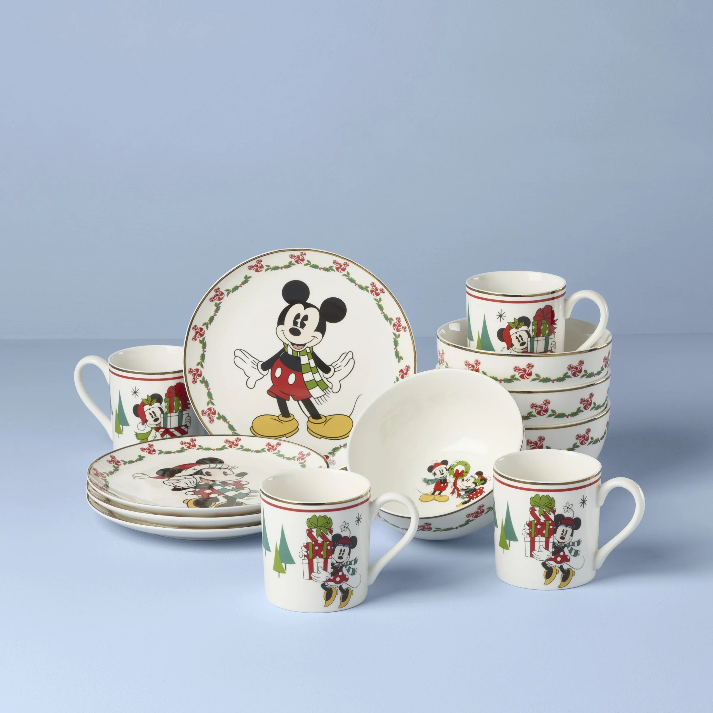Disney Holiday 12-Piece Dessert Set