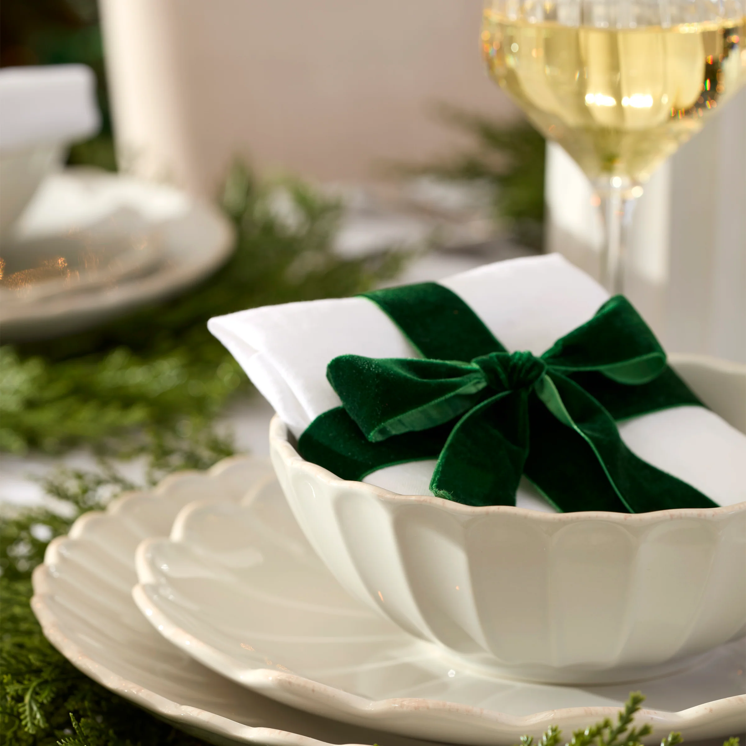 French Perle Scallop White Dinner Plates, Set of 4 - Image 3