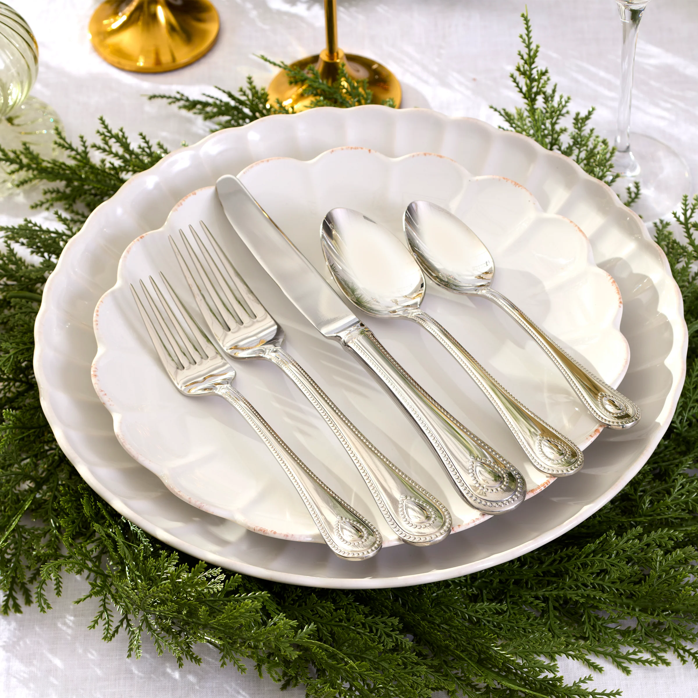 French Perle Scallop White Dinner Plates, Set of 4 - Image 7