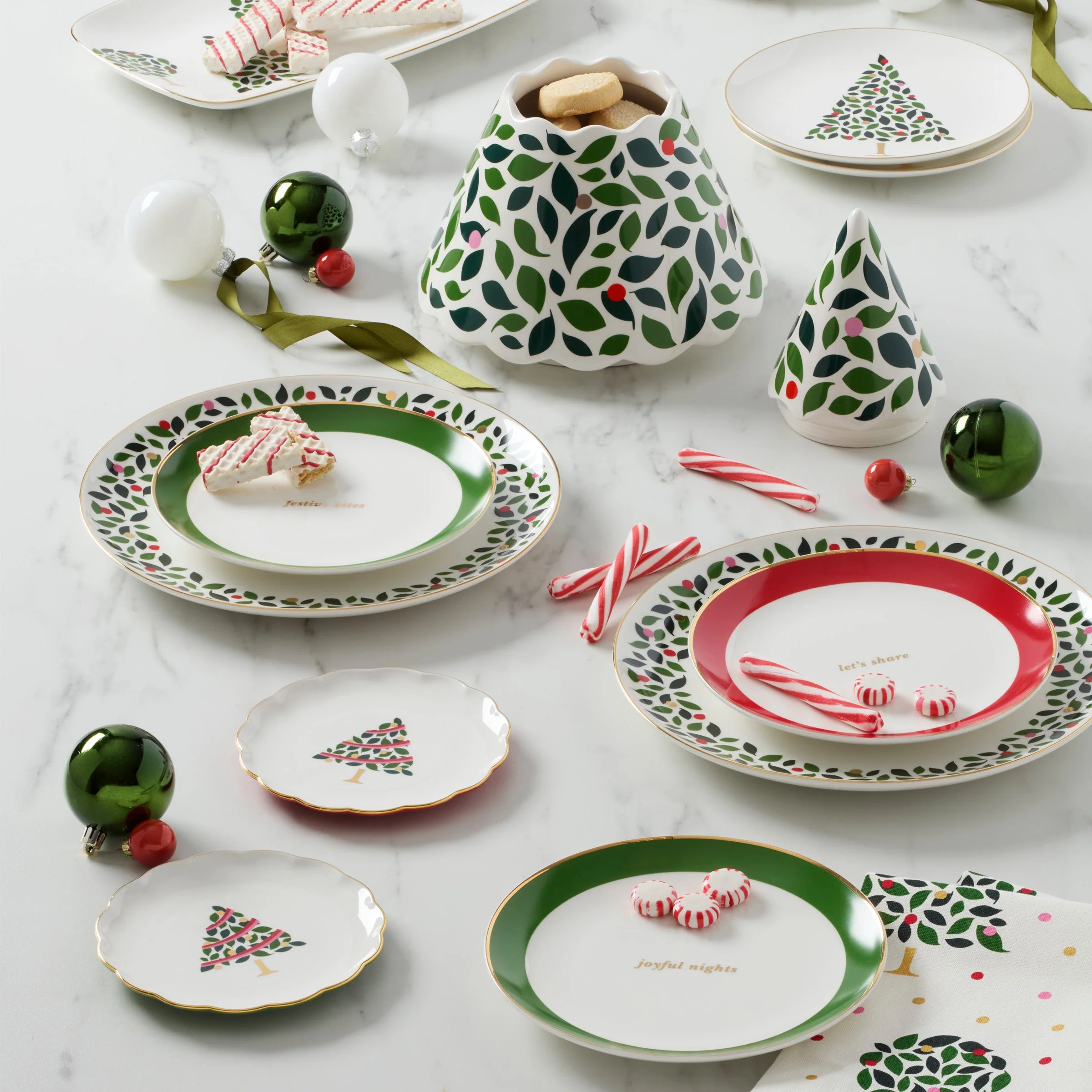 Evergreen Rim Accent Plates, Set of 4 - Image 2