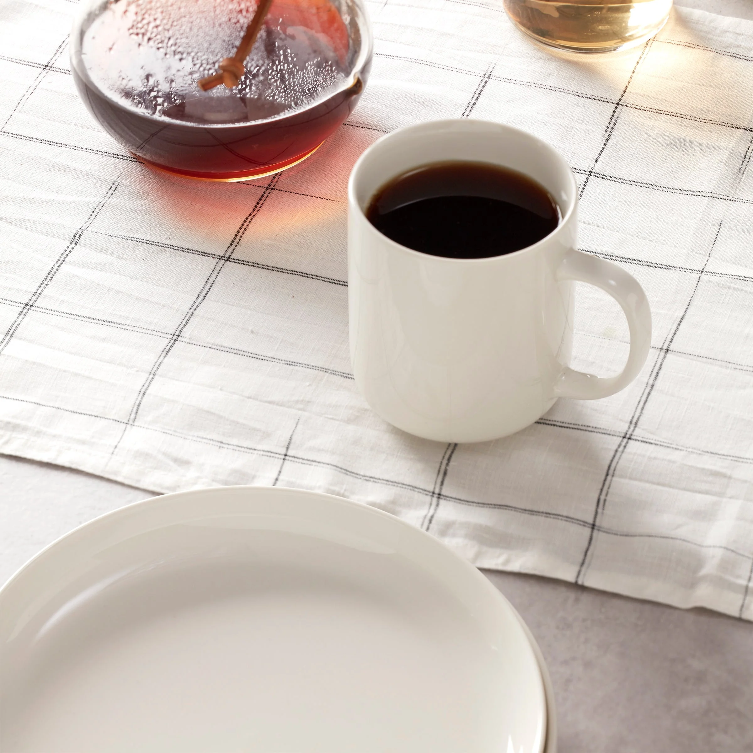 24 Seven White 12-Piece Dinnerware Set - Image 17