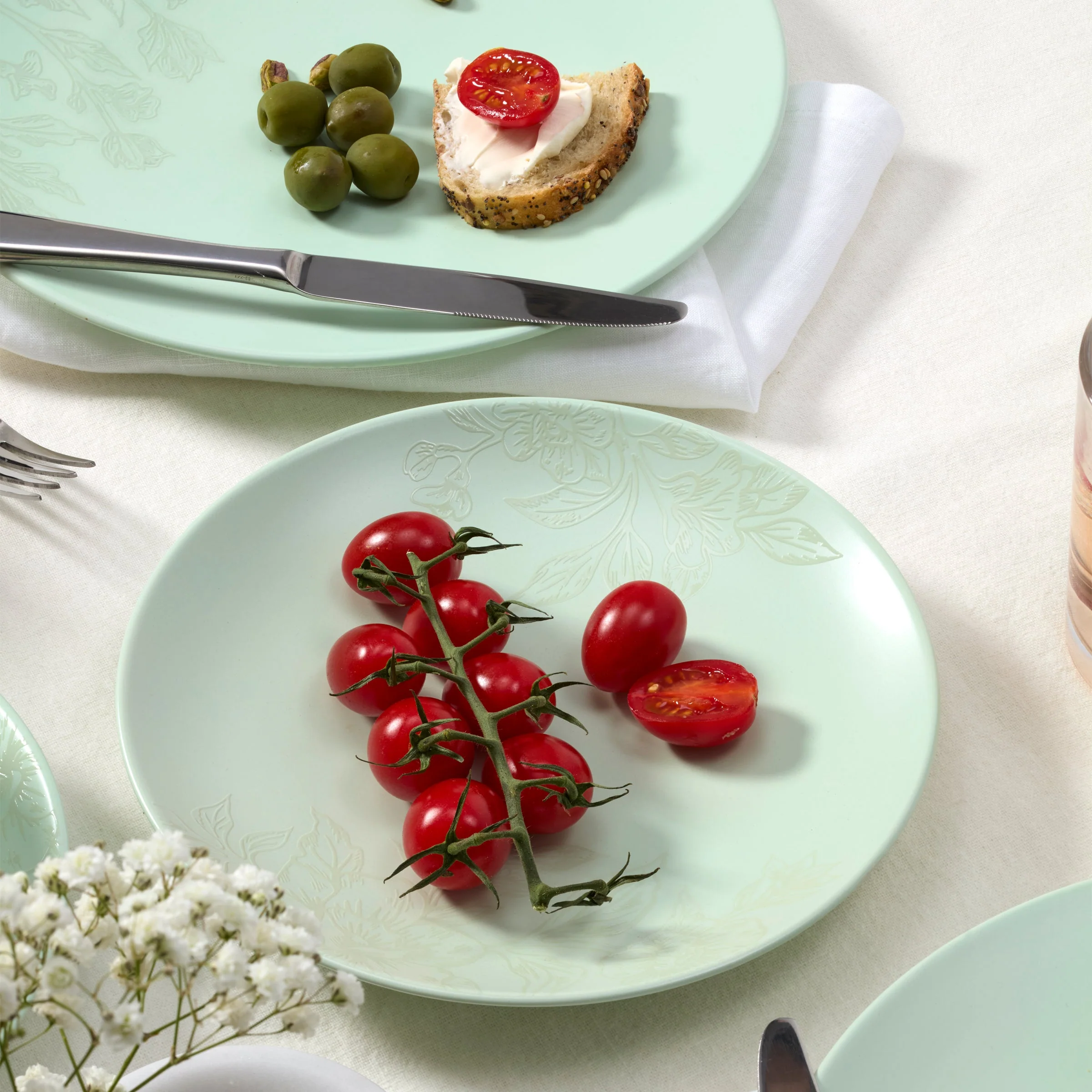 Roseto Soft Sage 12-Piece Dinnerware Set - Image 4