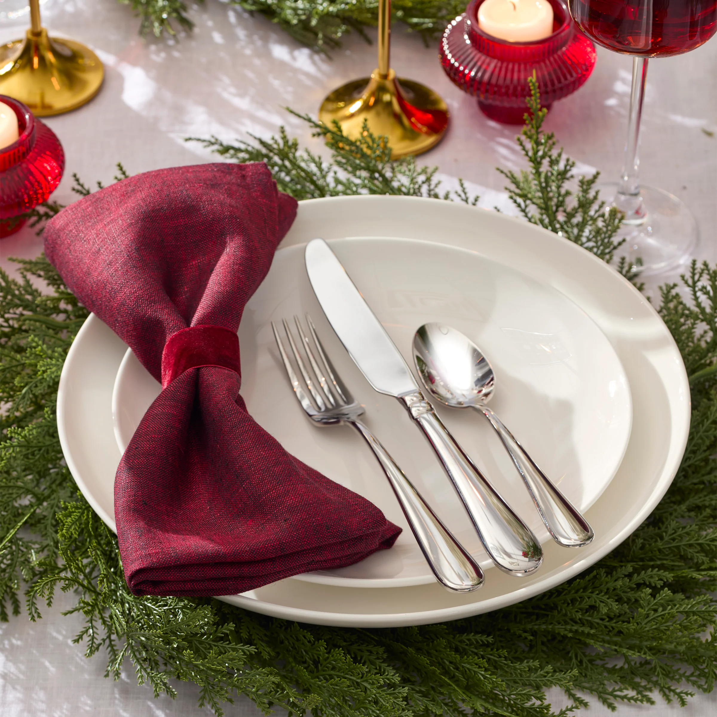 Studio 1414 Coupe 16-Piece Dinnerware Set - Image 8