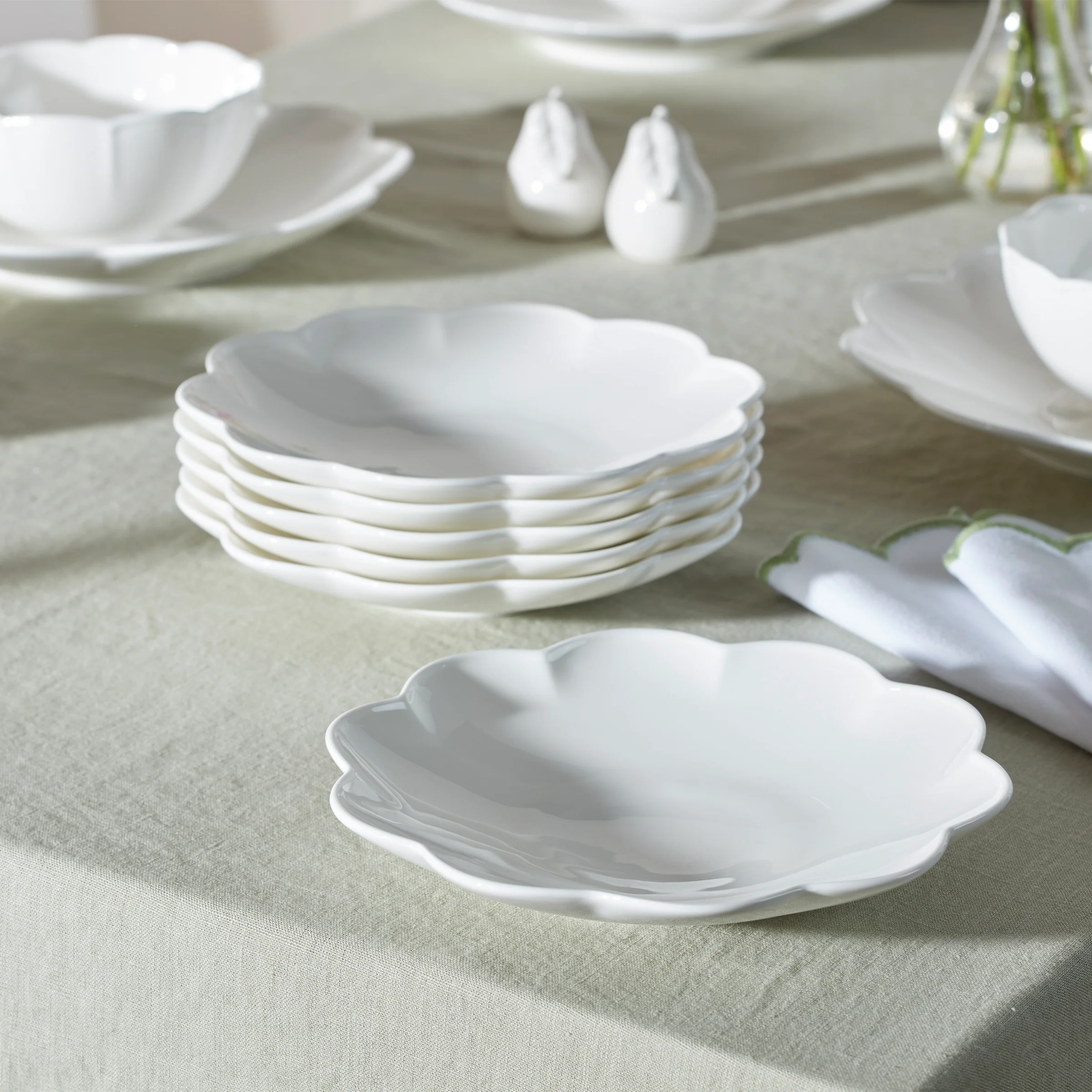 Studio 1414 Scallop Accent Plates, Set of 6 - Image 5