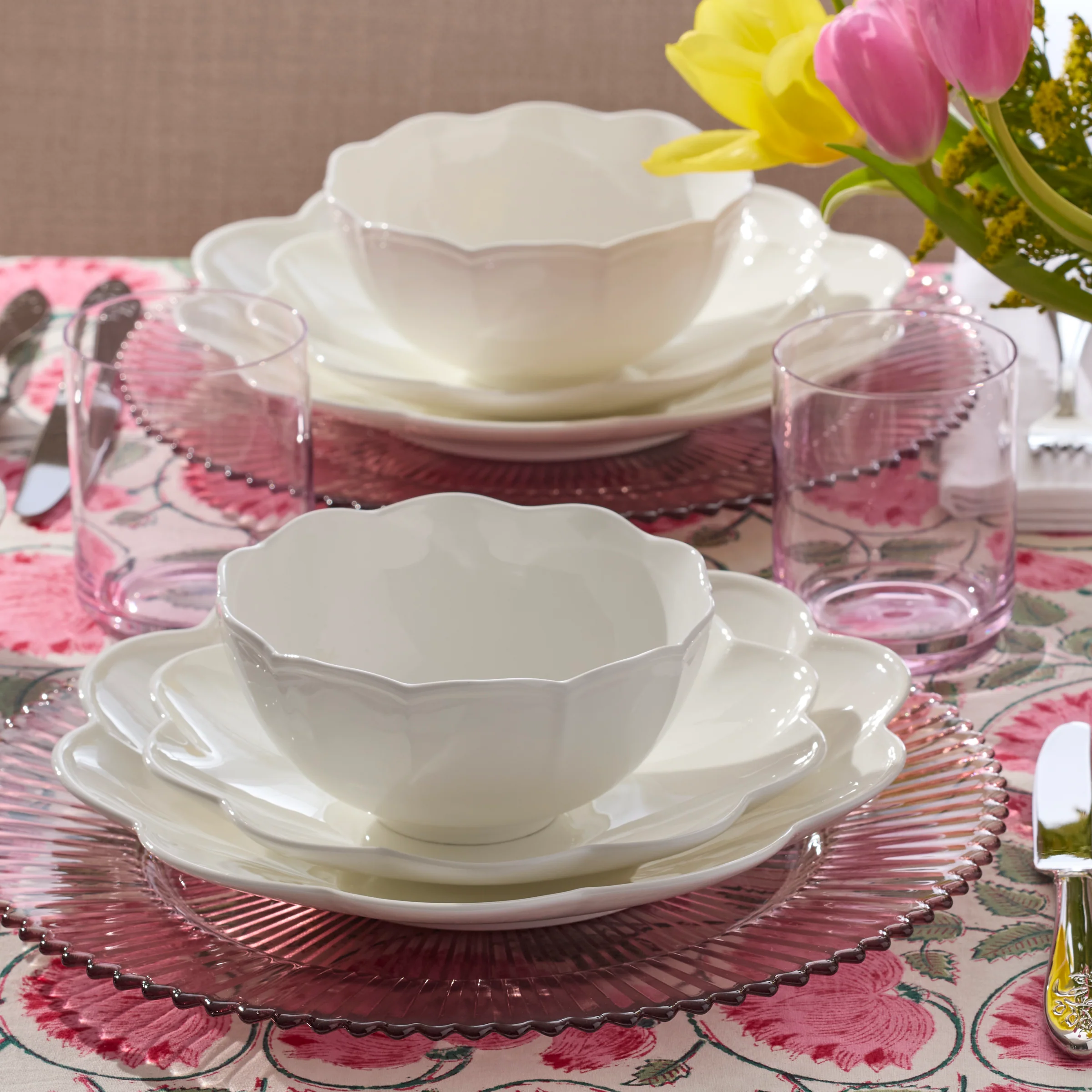 Studio 1414 Scallop 12-Piece Dinnerware Set - Image 6