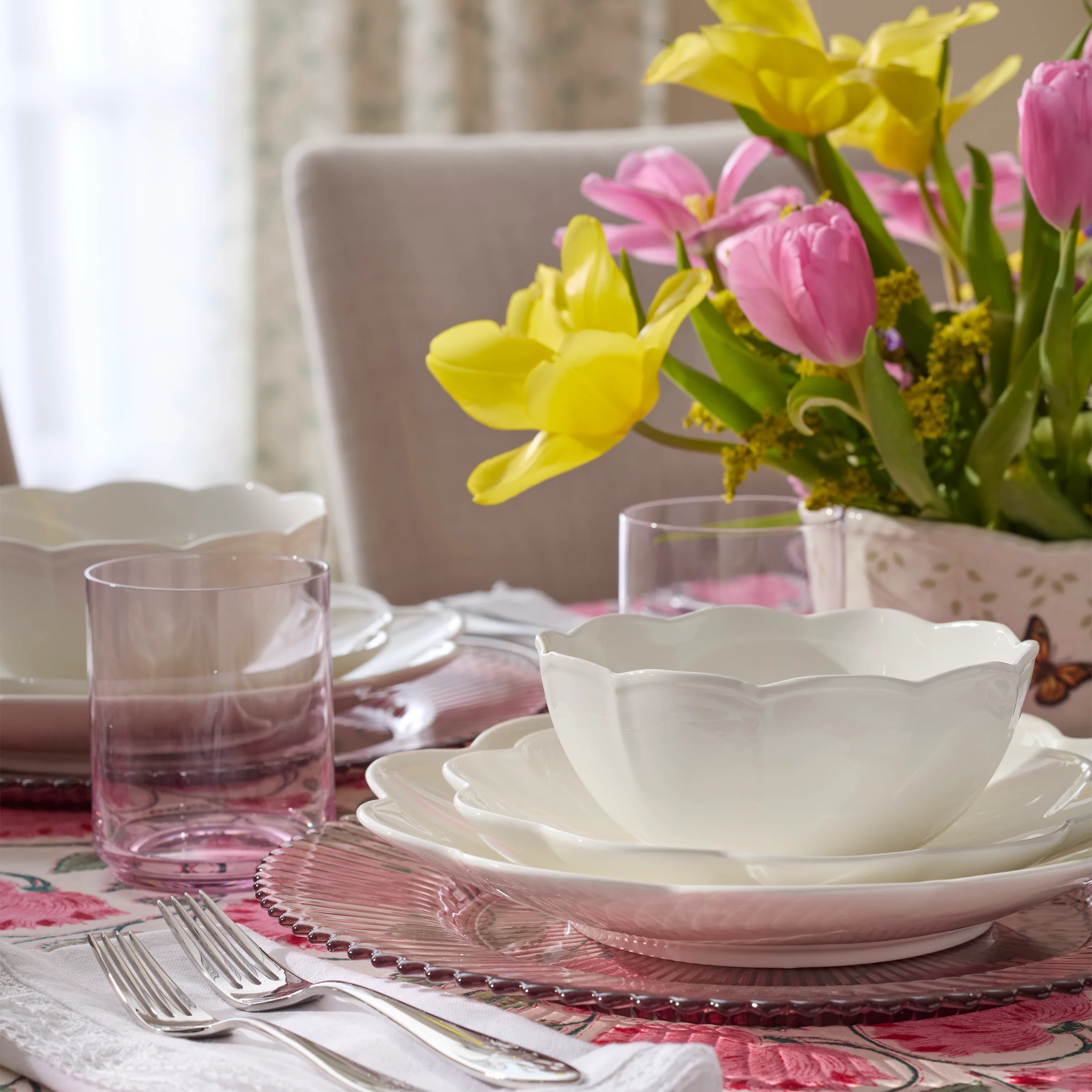 Studio 1414 Scallop 12-Piece Dinnerware Set - Image 7